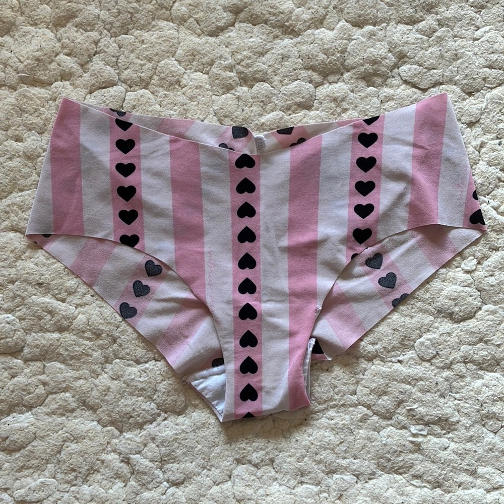Victoria’s Secret hipster panty hearts & stripes